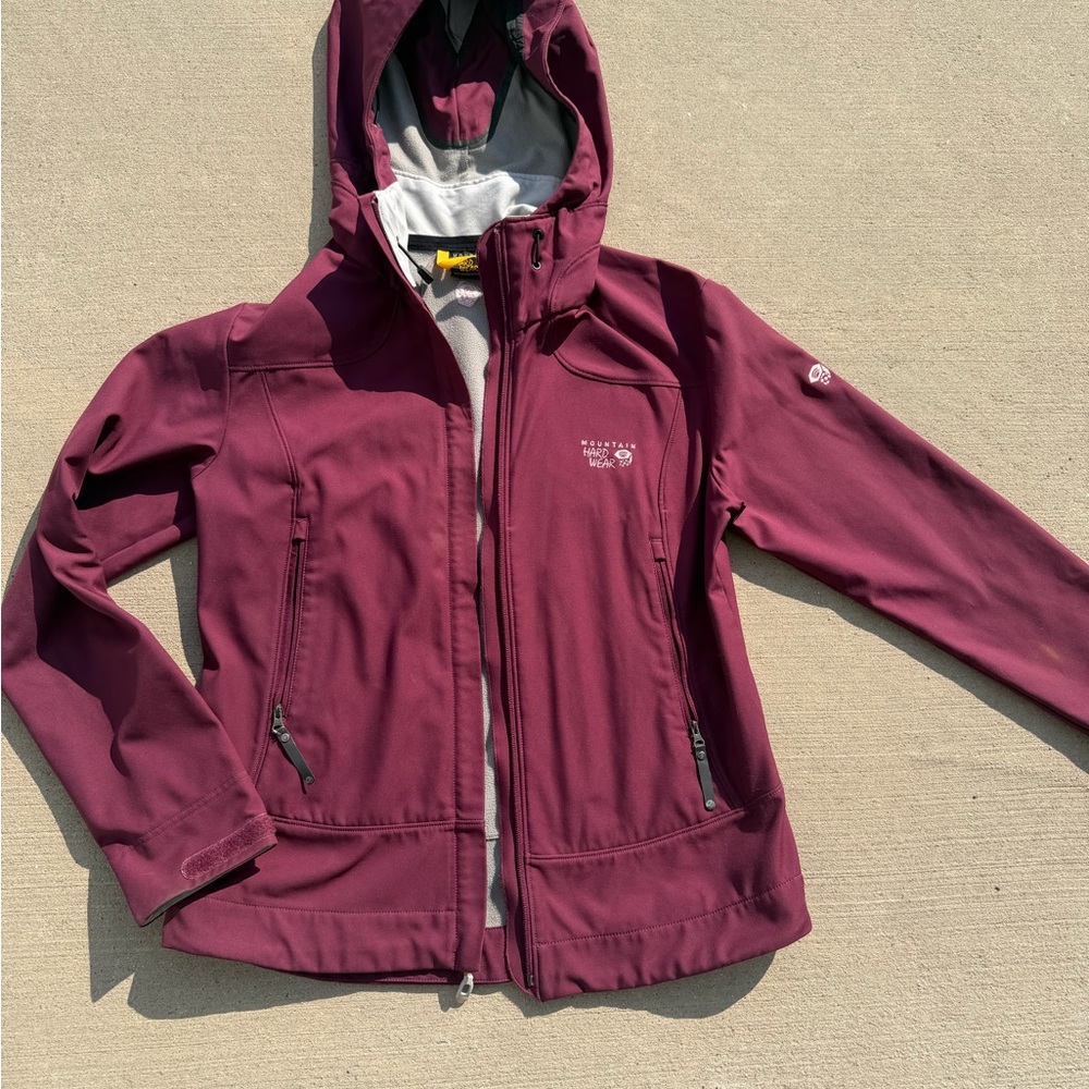 Mountain Hardwear Women's Burgundy Soft Shell Jacket Womens Medium